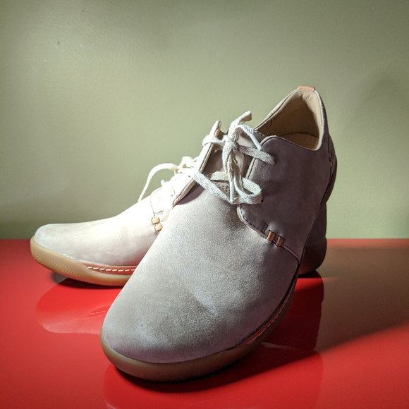 Clarks Ladies Shoes - Picture 1 of 8